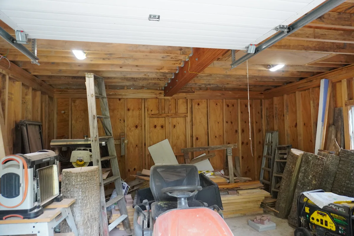 Second interior shed solar image showing context for outdoor power support.